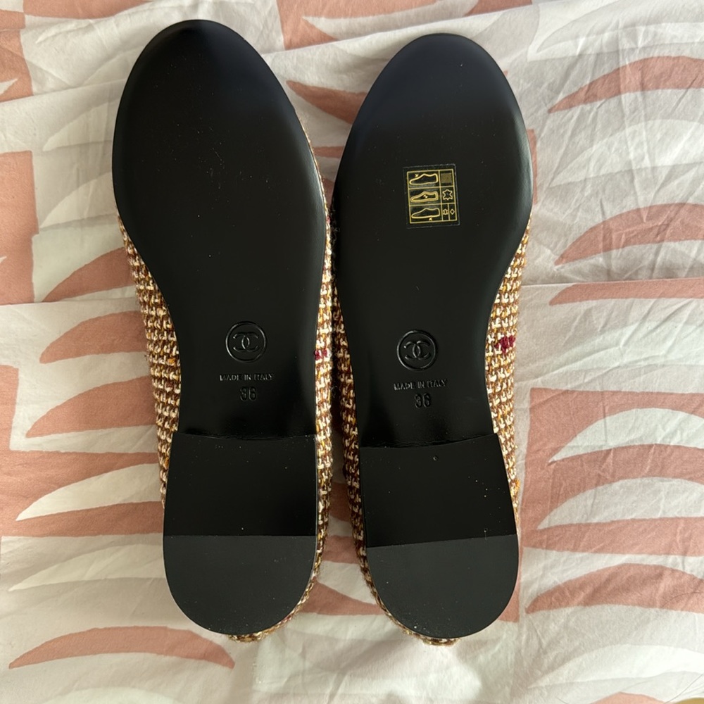 Chanel tweed ballet flats, size 36. Never worn. Dust bags and box included. - Picture 6 of 7